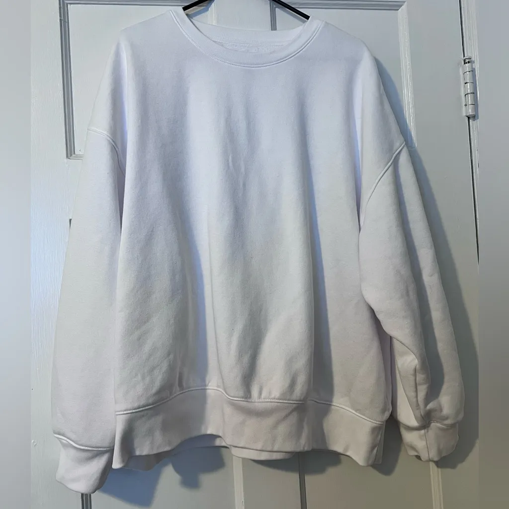 American Eagle Outfitters Classic White Crew Neck Sweater - Image 5