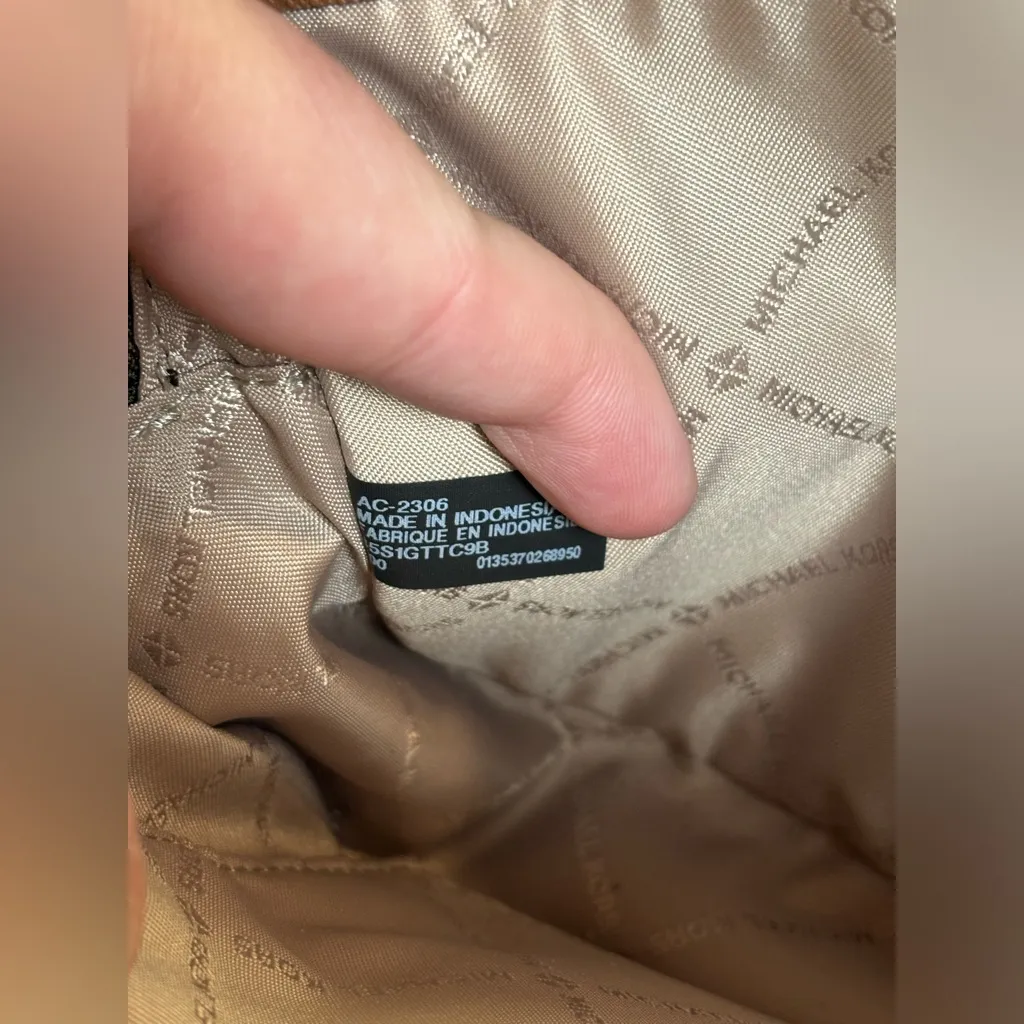 Michael Kors Brown Classic Woman’s Adjustable Crossbody Big Chain Purse - Image 6