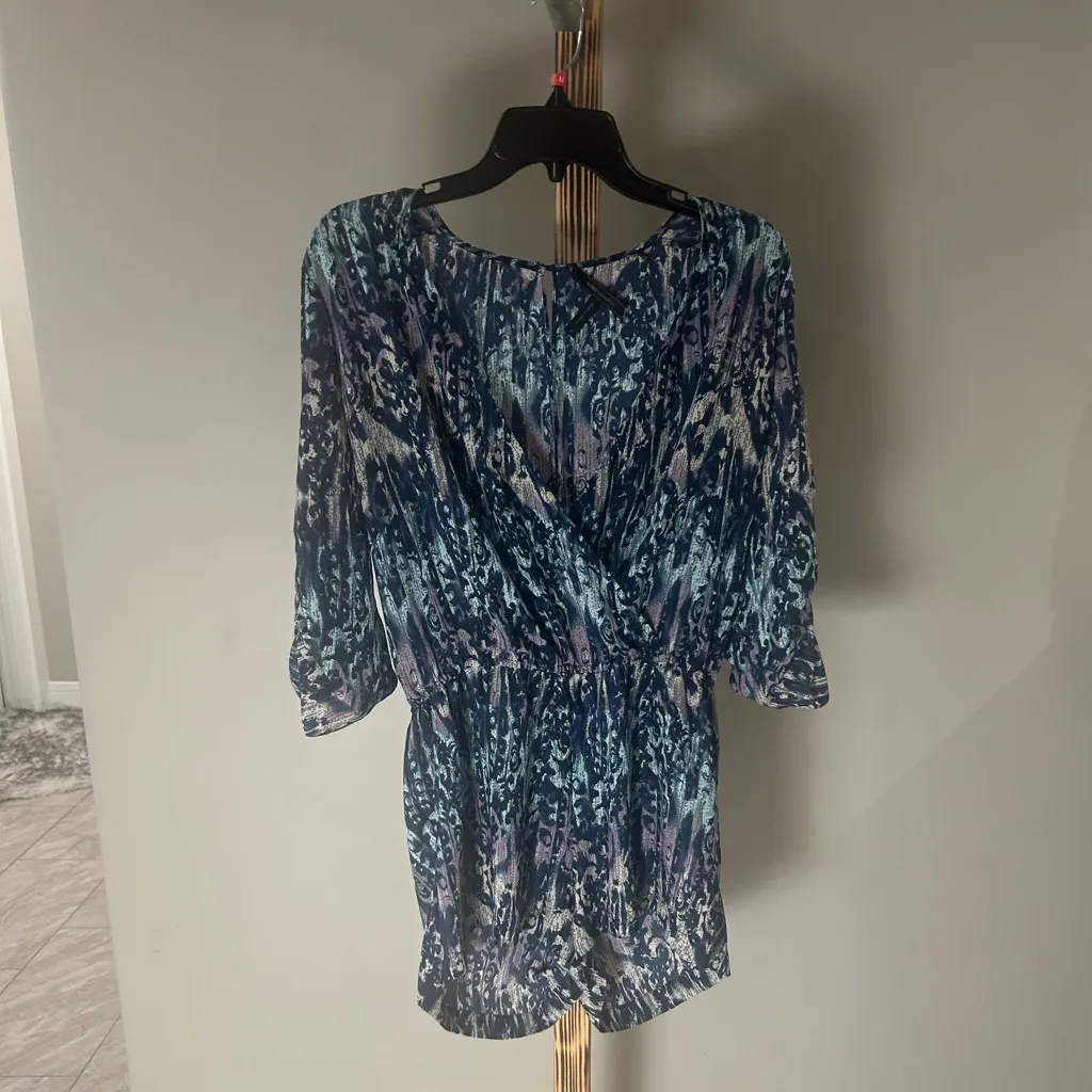 BCBG MaxAzria Blue Printed Romper Size Small - Image 2