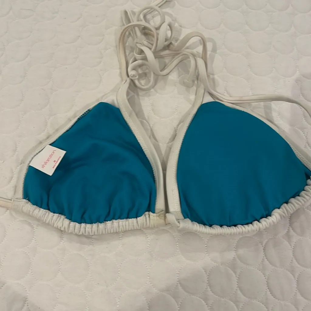 Xhilaration women size medium white Beaded bikini top tribal pattern - Image 6