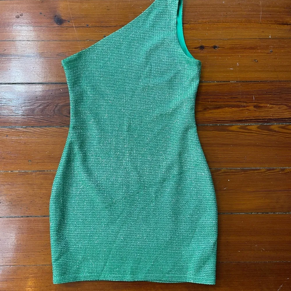 ✨ Superdown ✨ Green Shimmery Mini One Shoulder Dress ~ Size M 🍄 - Image 5