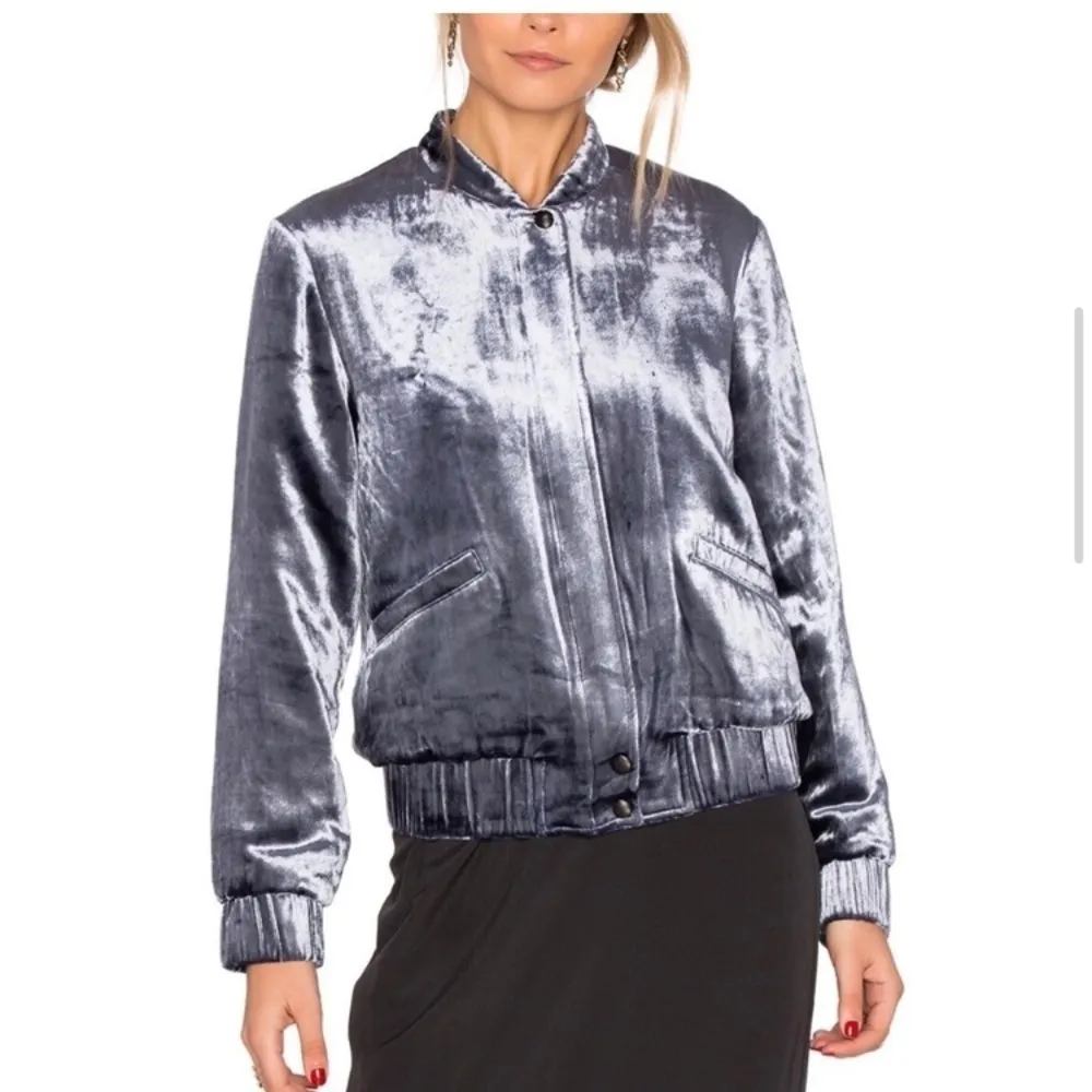 Joes Jeans velvet bomber jacket in blue. Size XS. - Image 2