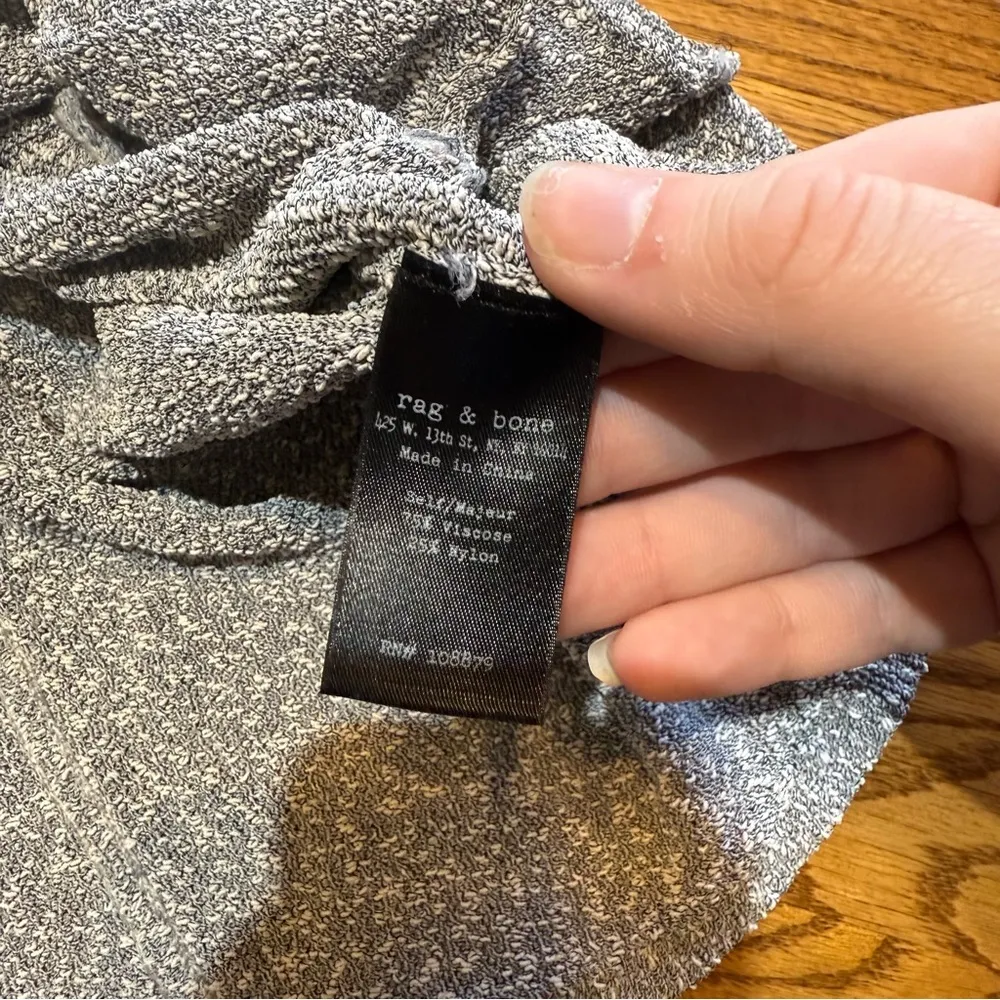 Rag & Bone Plunge Neckline Sweater Size Small - Image 4