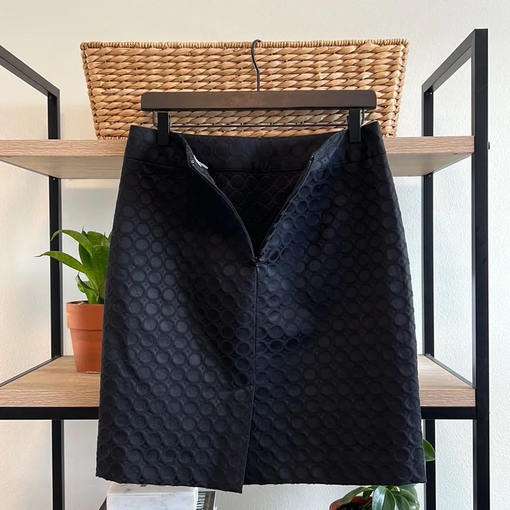 Banana Republic Factory Black Jacquard Dot Pencil Skirt, 6 - Image 4