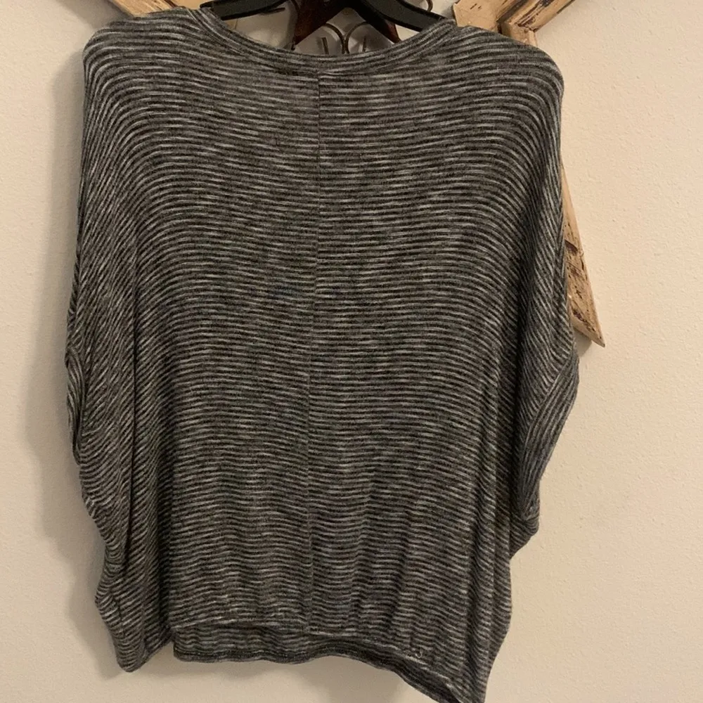 AB Studio 👻👻👻3 for 12👻👻👻 Loose Fitting Top - Image 8