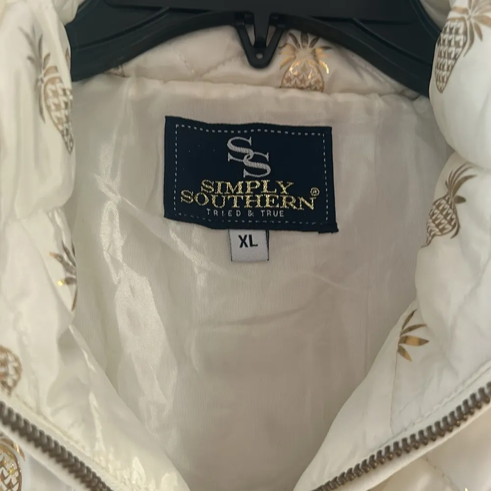 Simply Southern Pineapple Puffer Vest Size XL - Image 3