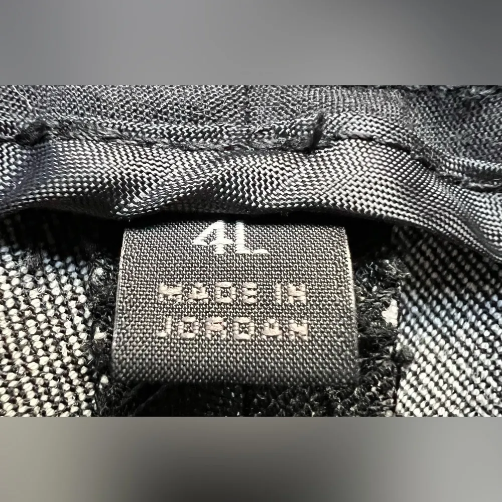 Express | ladies editor pants. Size: 4L. - Image 6