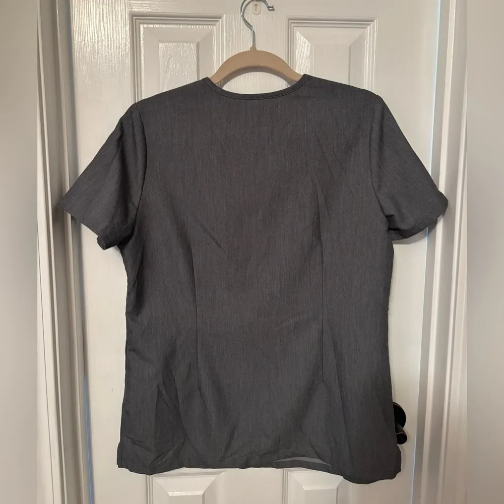 FIGS Catarina One-Pocket Scrub Top™ in Graphite size small - Image 5