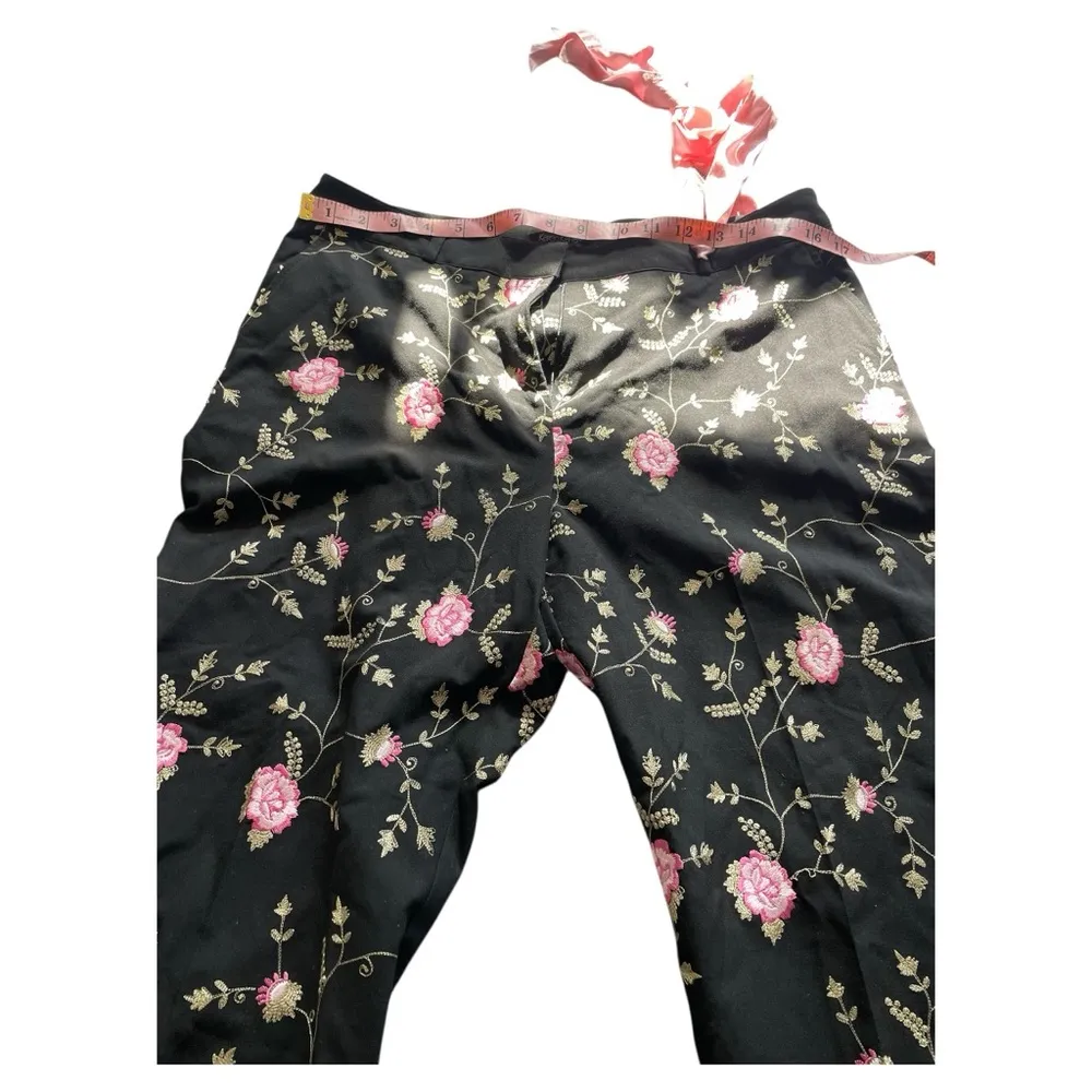 EUC Karen Kane Lifestyle Petites black/pink floral embroidered cropped pants 14P - Image 6