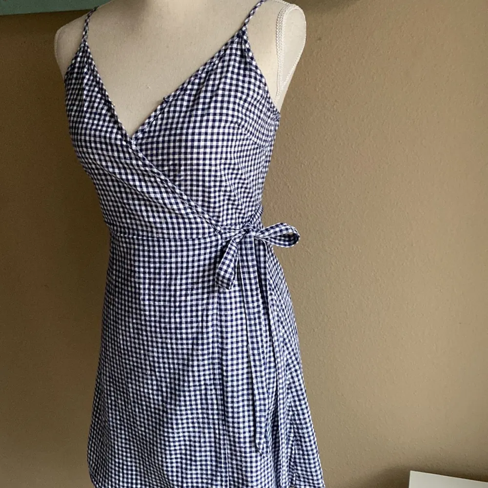 Cute wrap sundress  size small gingham print - Image 2