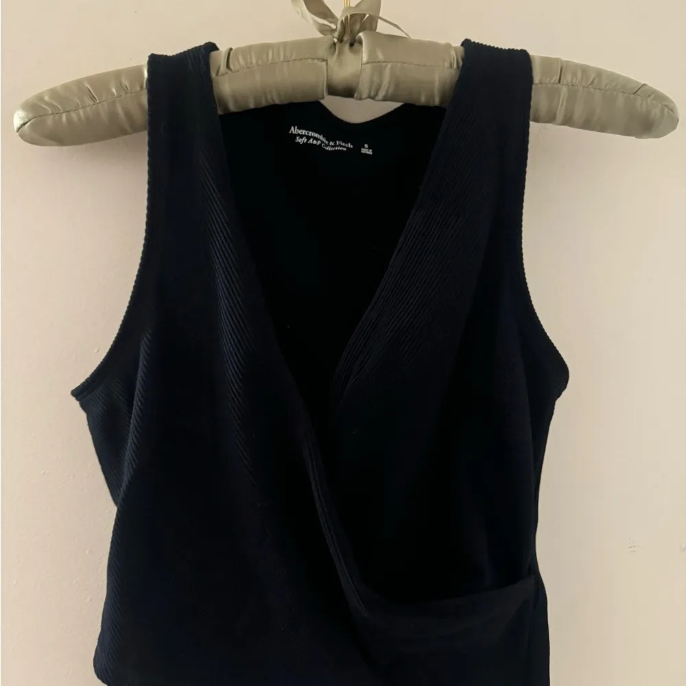 abercrombie and fitch black basic soft tank size S - Image 2