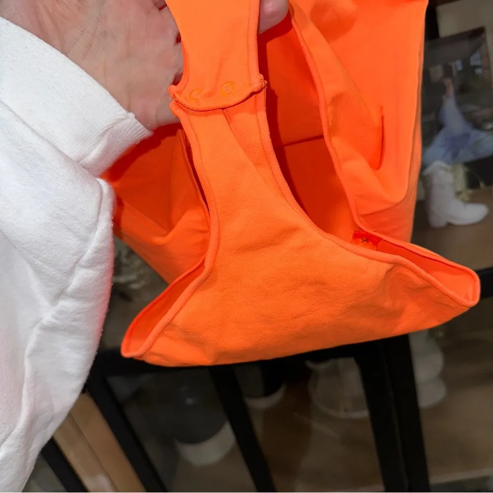 SKIMS essential bodysuit scoop neck neon tangerine highlighter seamless thong - Image 7