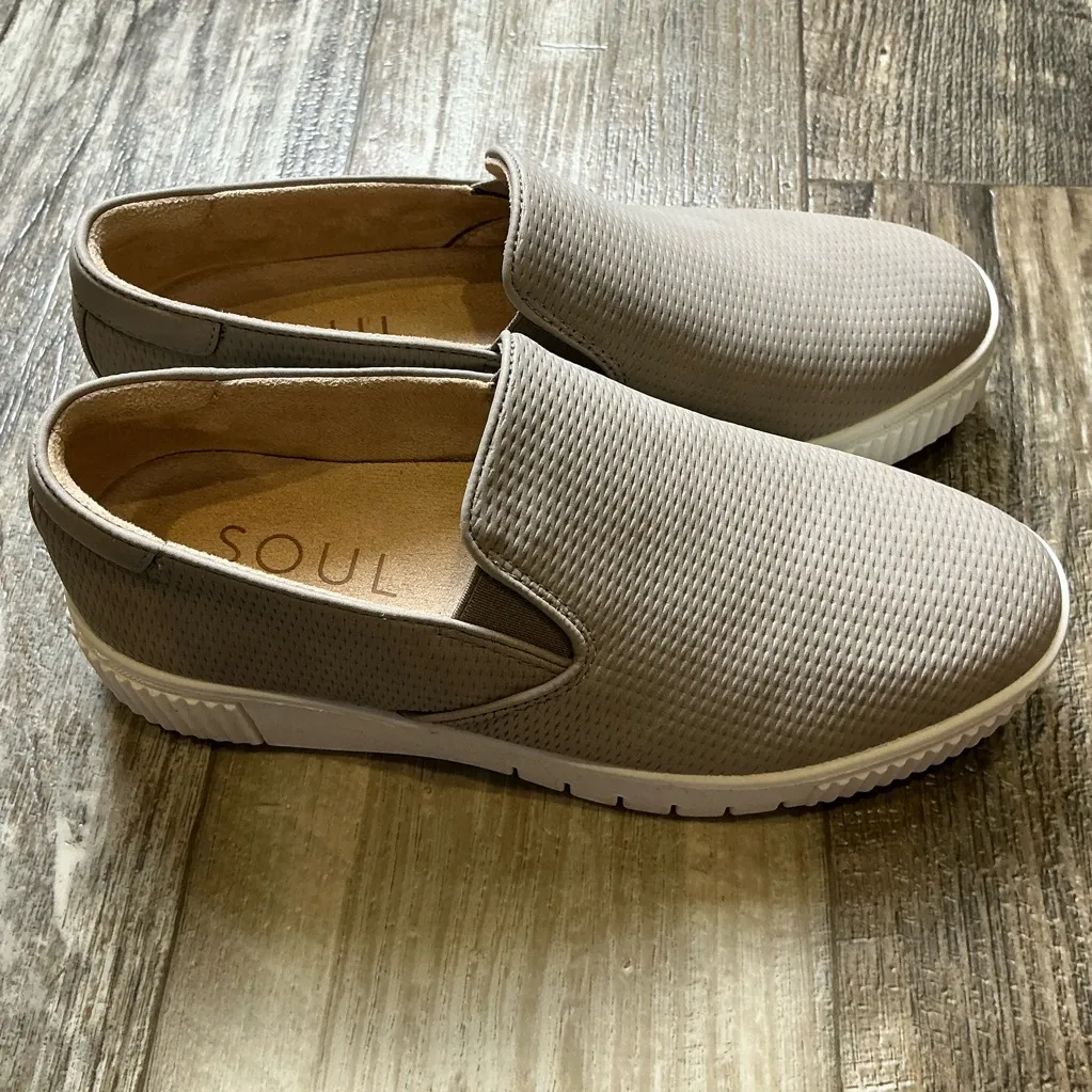 Women’s Tan Slip-On Shoes Size 7 - Image 3
