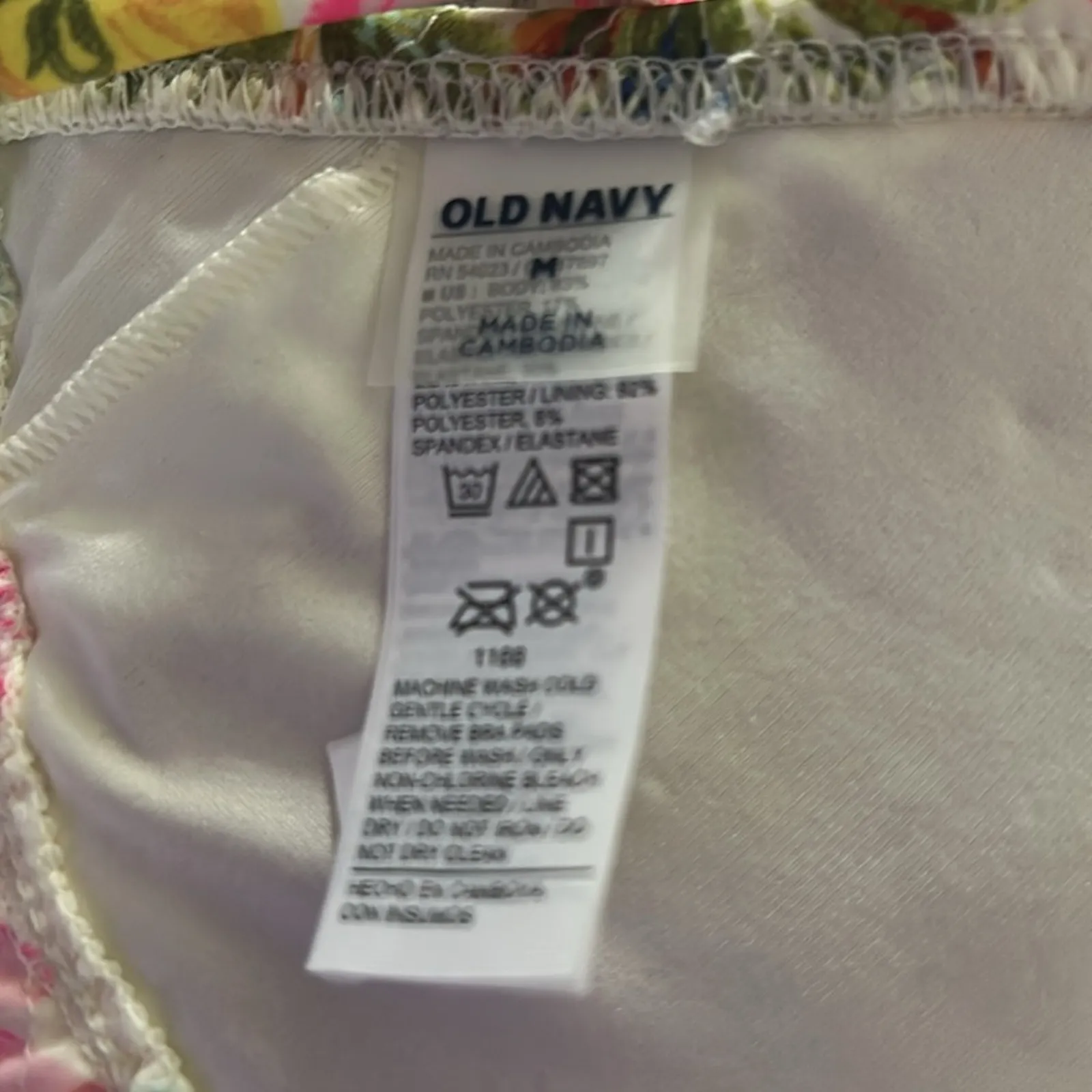 Tropical crinkled bikini set Size Medium - Image 9