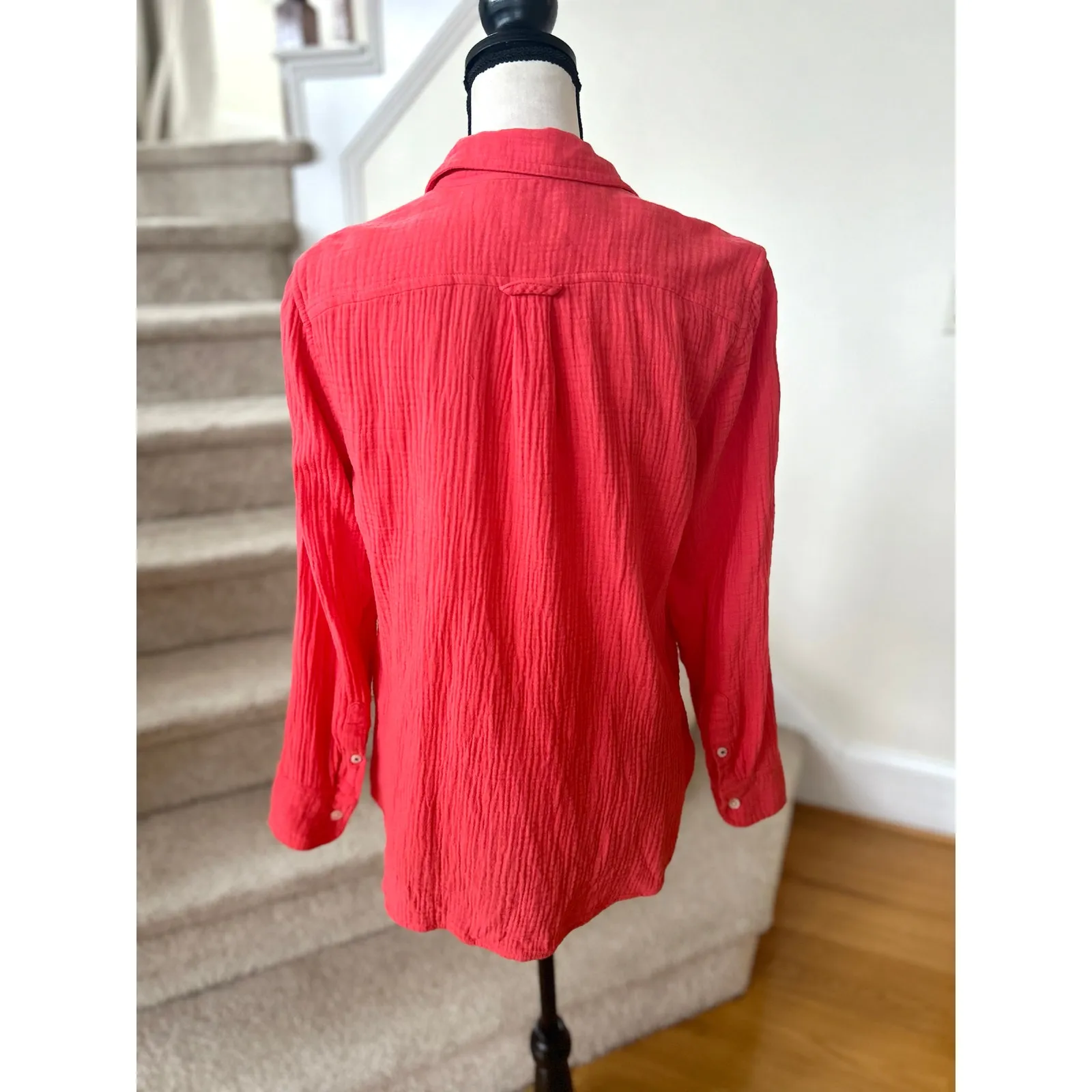 J.Crew Coral Red Pink Gauzy Cotton Crinkle Button Down Long Sleeve Shirt Size 4 - Image 2