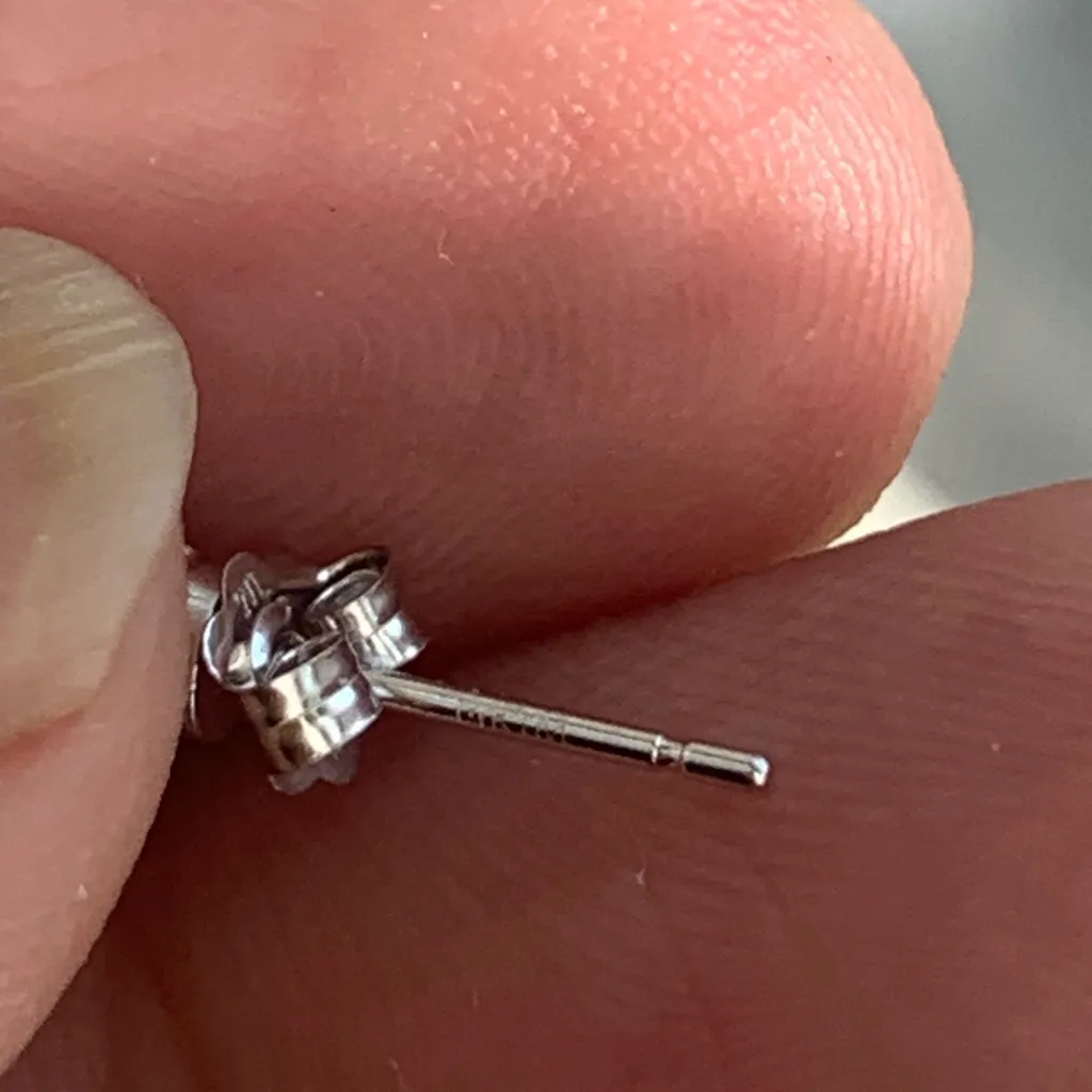 14k White Gold 0.33 CTTW Diamond Solitaire Stud Earrings - Image 6