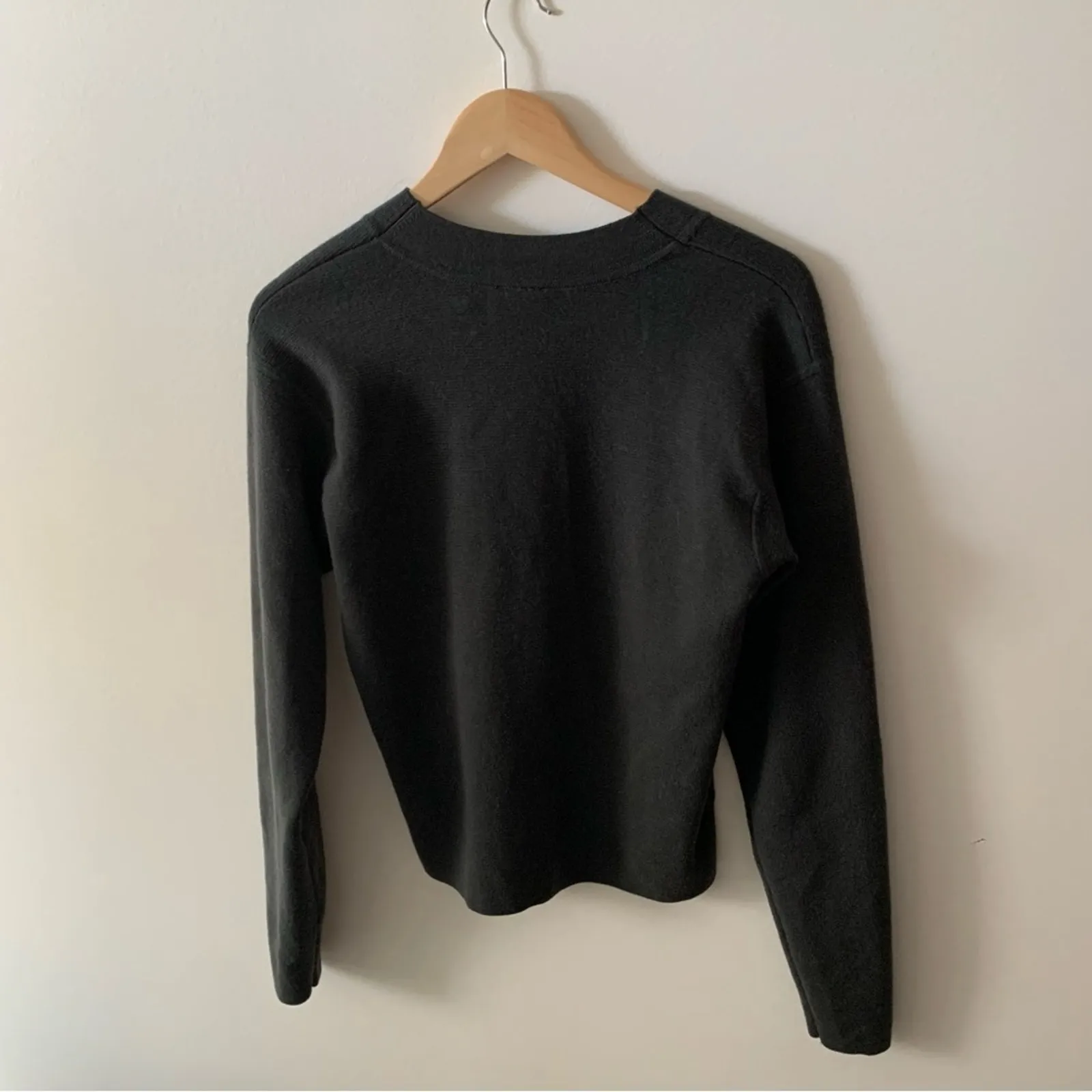 Uniqlo  Charcoal Grey Sweater Wool Blend Solid Basic Size M - Image 5