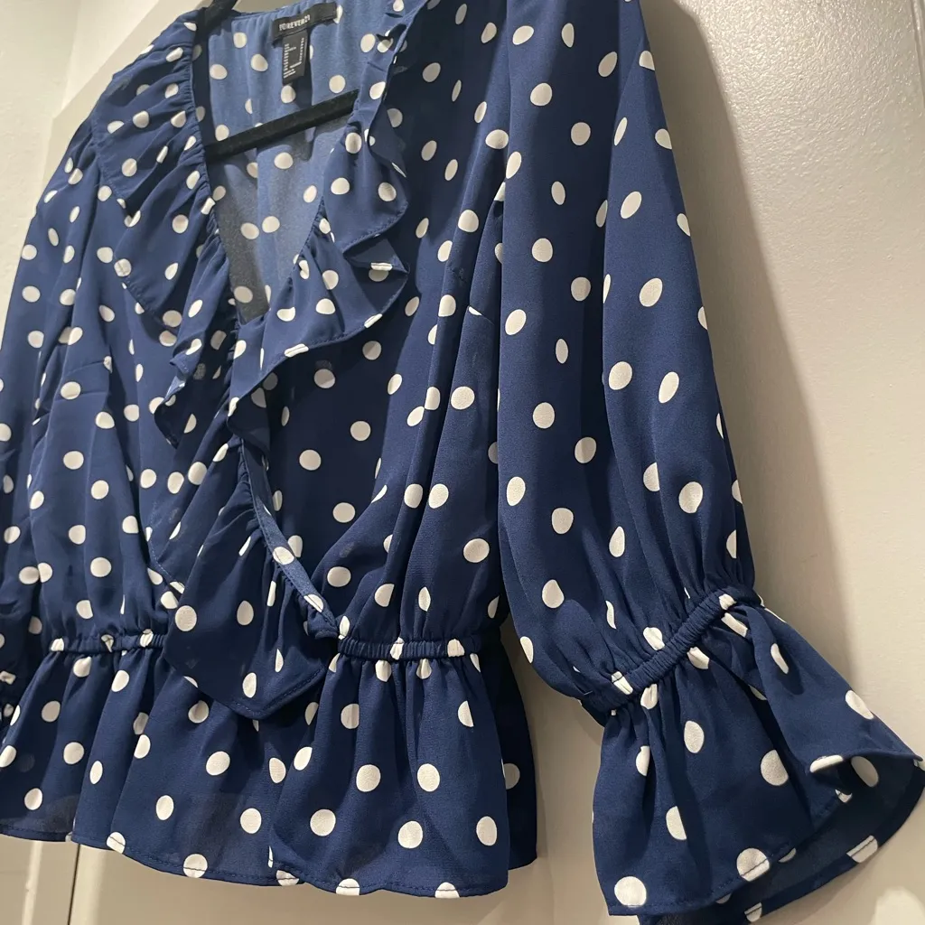 LIKE NEW Forever 21 F21 Navy Blue & White Polka Dot Ruffle Blouse - S - Image 5
