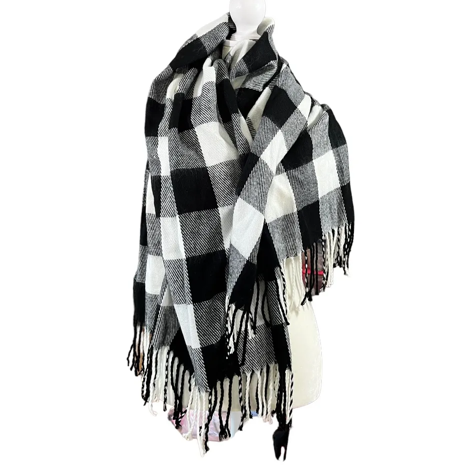 Francesca oversized plaid fringe scarf, black and white - Image 3