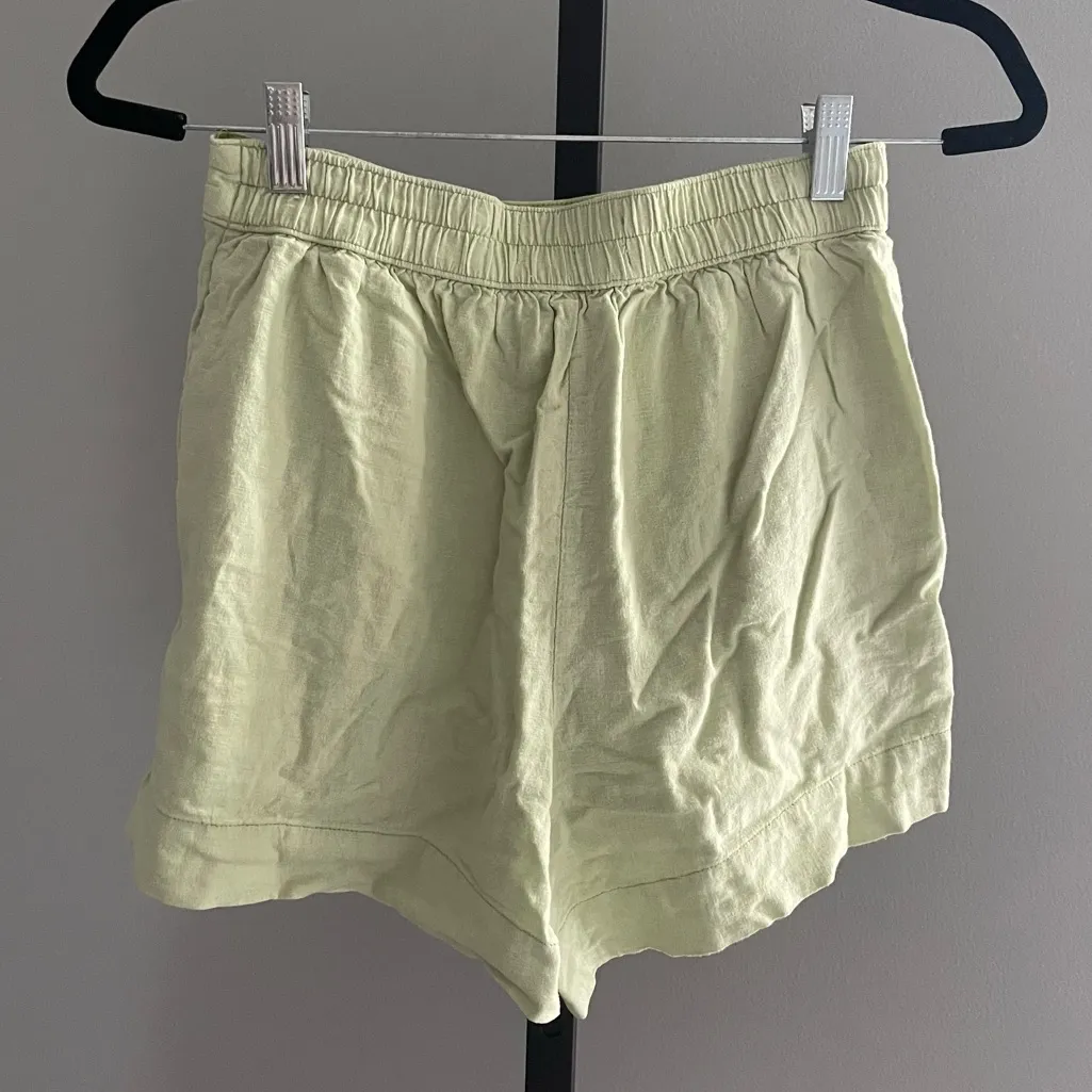 Abercrombie & Fitch Lime Green Linen Pull On Shorts Size Small - Image 2