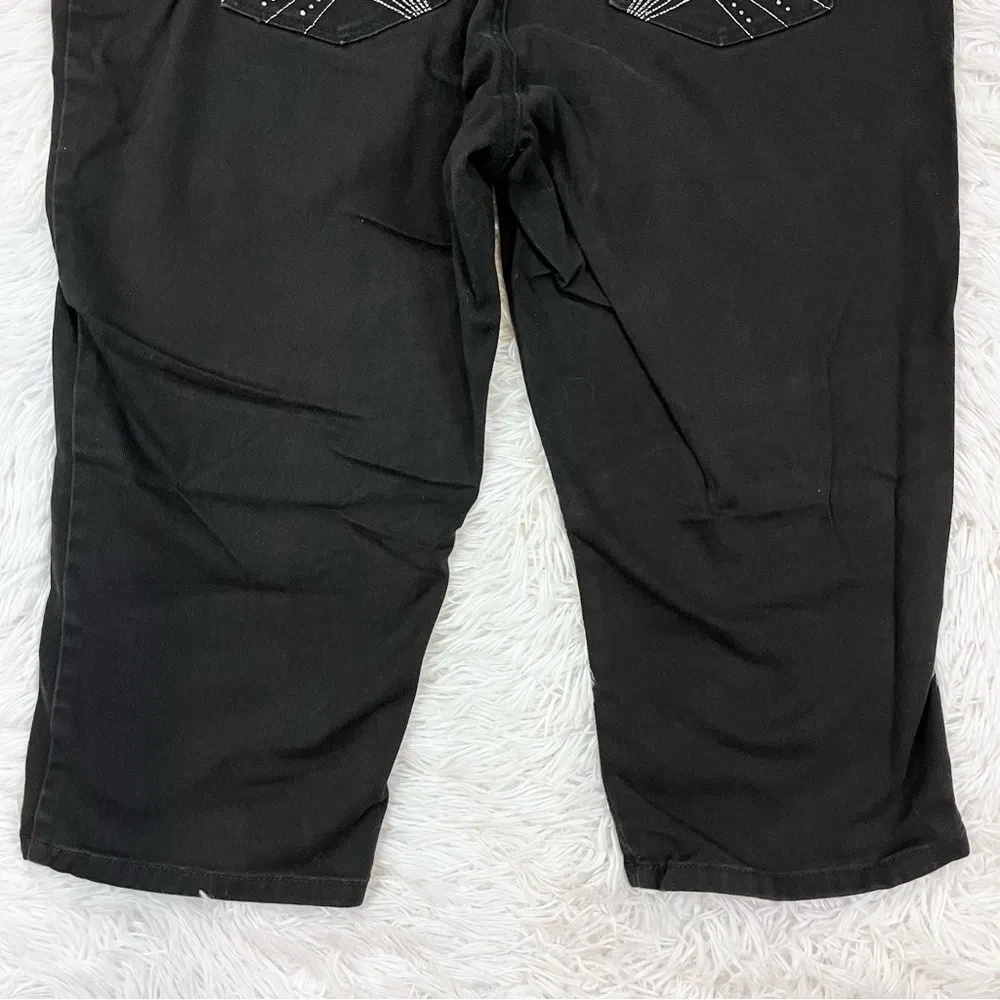 LEE Women’s Classic Fit Black Denim Jean Capri Plus Size 16W Medium - Image 6