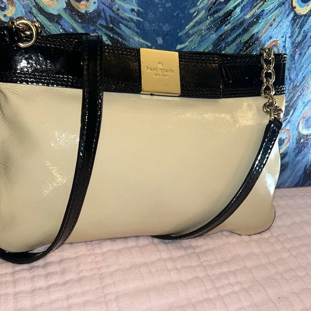 Vintage  Cream/Black Patent Leather Crossbody - Image 2