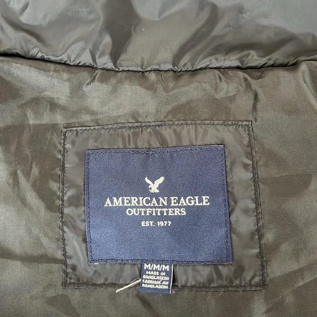 American Eagle Puffy Puffer Vest in Black Women's Medium - Image 5