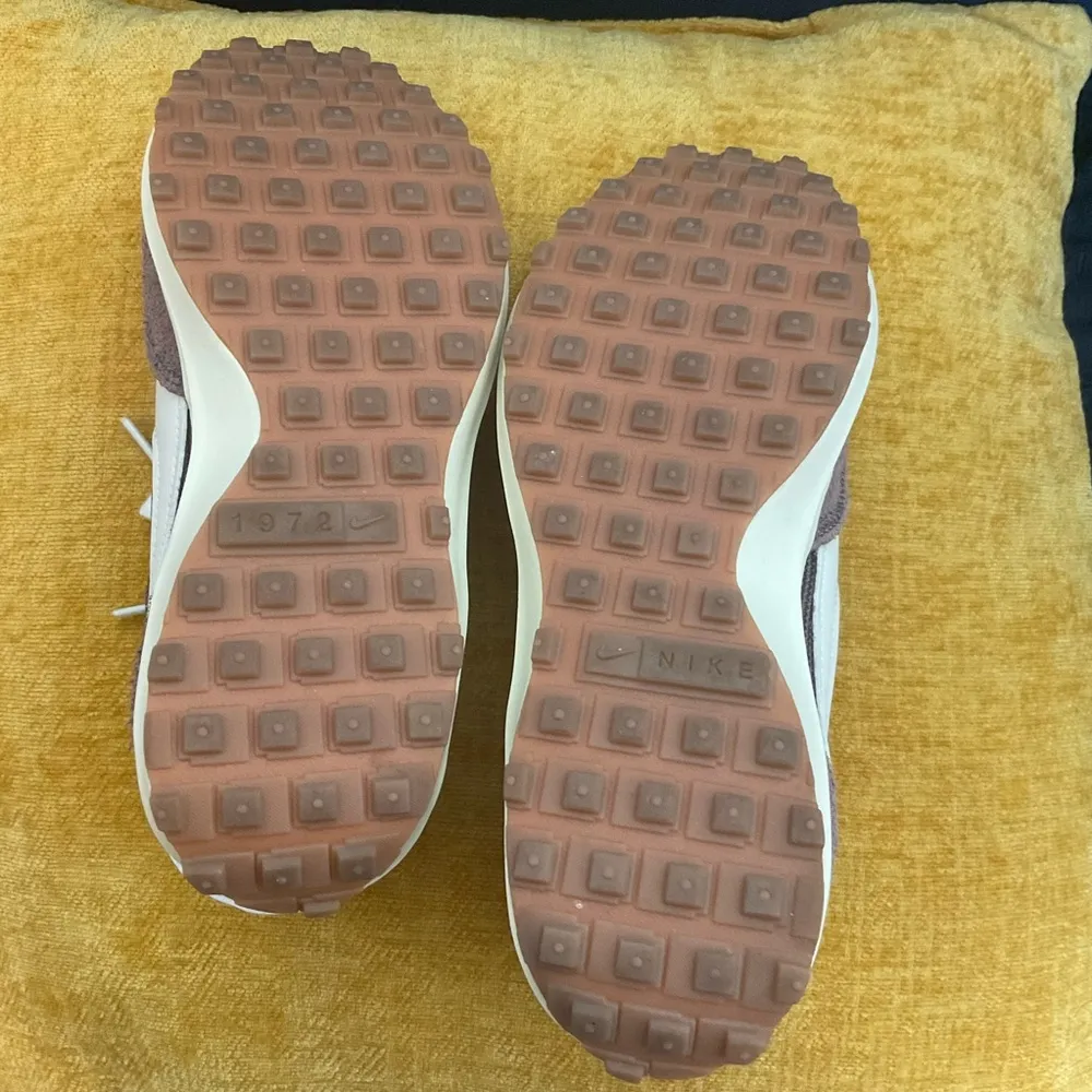 Nike Waffle Debut Vintage Plum Eclipse size 6 - Image 8