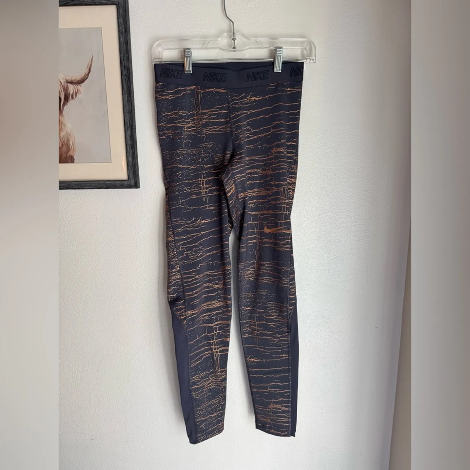 Nike Victory Metallic Crackle Athletic Training Leggings - Image 2