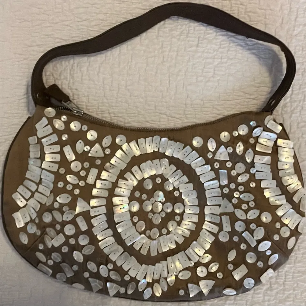 Y2K Beaded Shell Shoulder Bag Brown - Image 10
