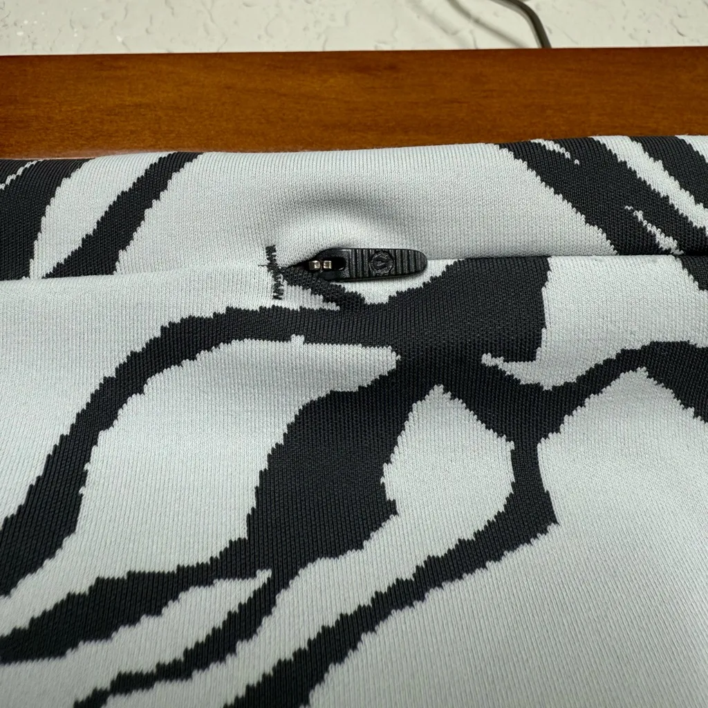 Lululemon Swift Speed High Rise Tight 28" Size 8 - Image 8