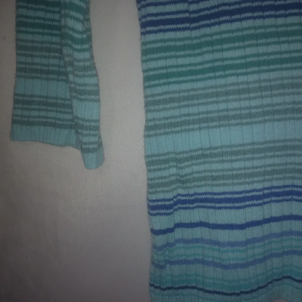 Croft & Barrow L Blue Green Striped Top - Image 3