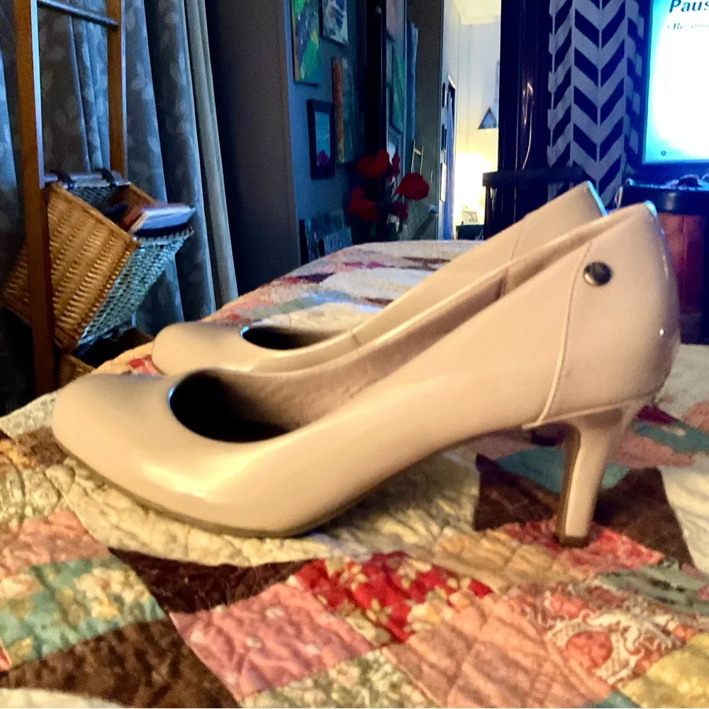 Lifestride  Lively Cream Pumps - Image 5