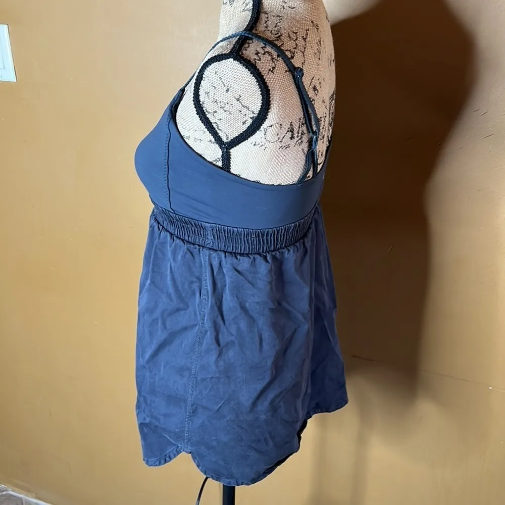 Lululemon Charcoal Gray Top Size 8 - Image 2