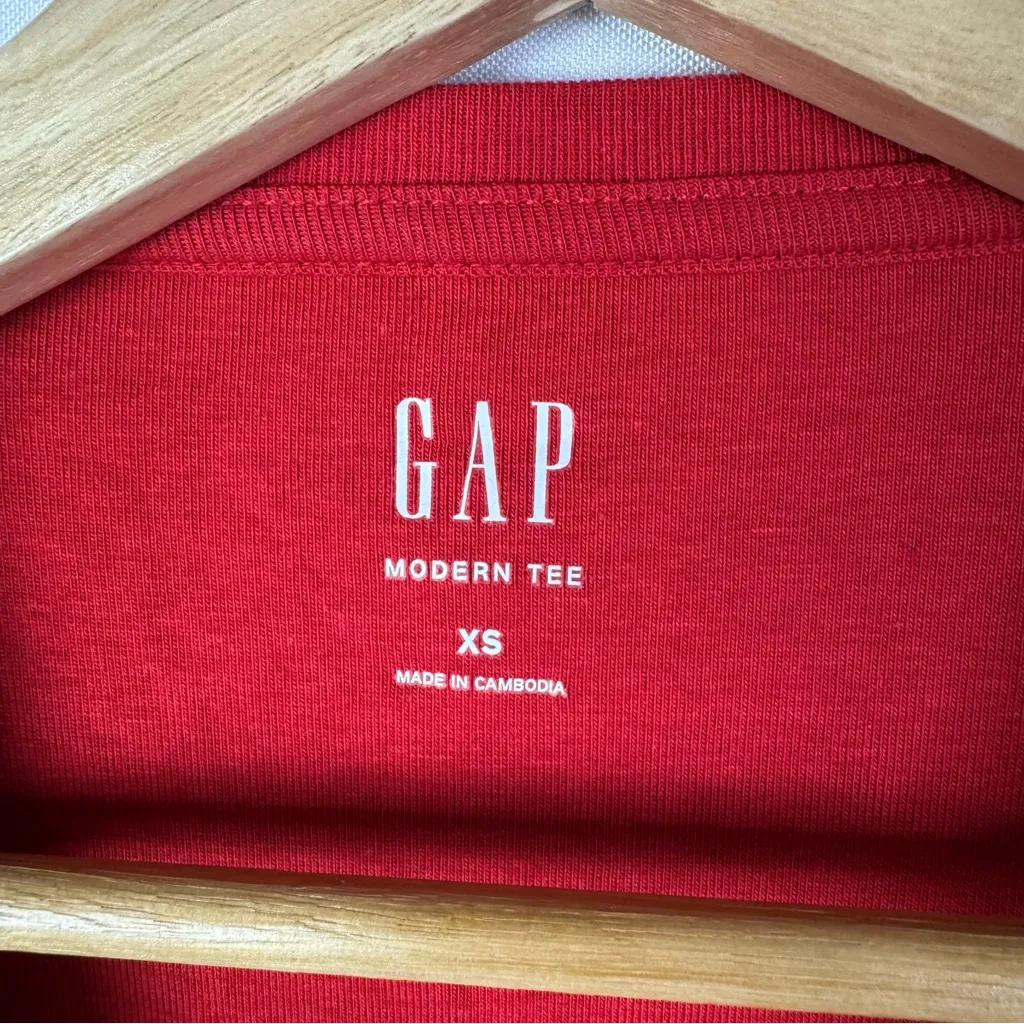 Gap Red Modern Crewneck Long Sleeve T-Shirt XS - Image 5