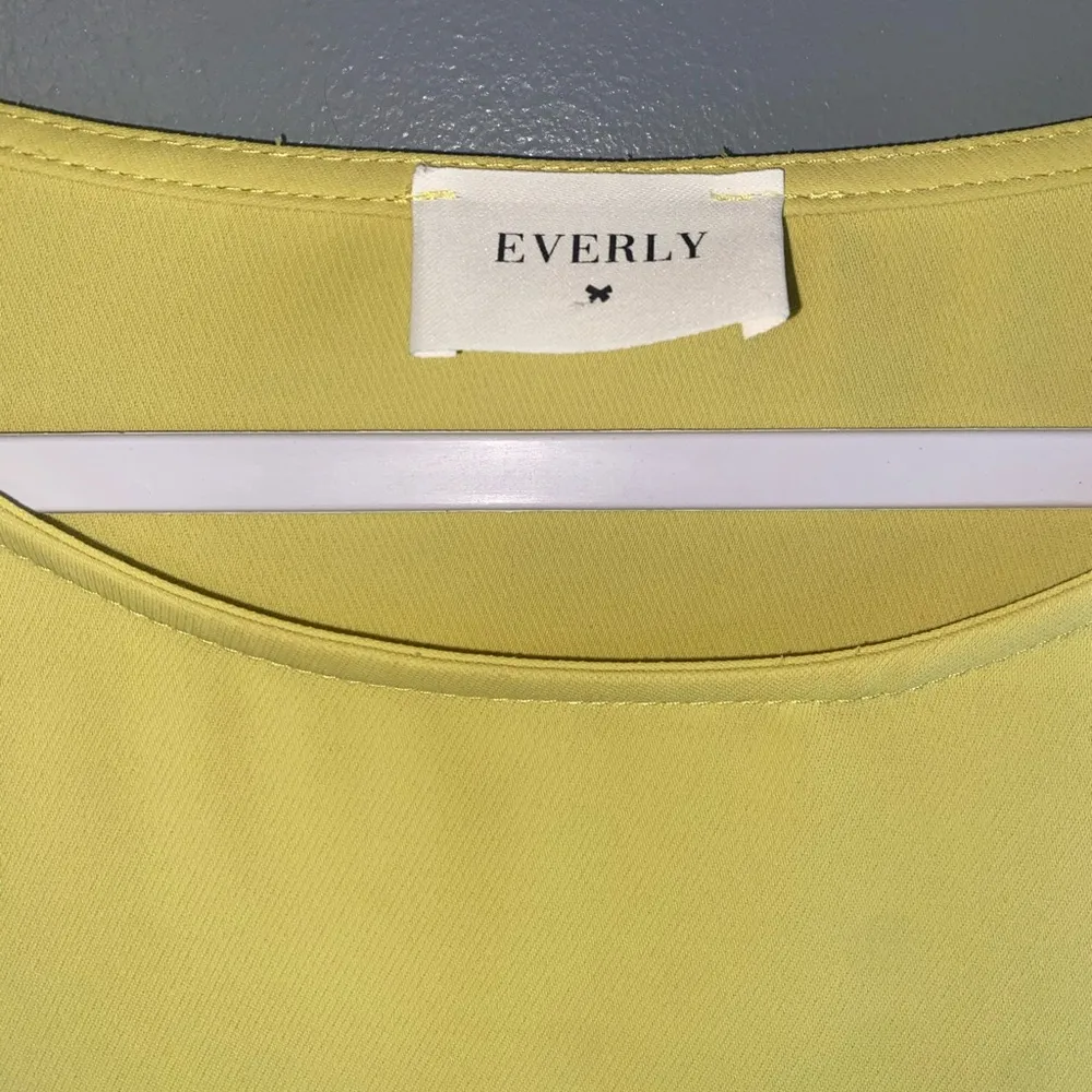 Everly Yellow Flutter 3/4 Bell Sleeve Round Neck Casual Dressy Career Blouse M - Image 4