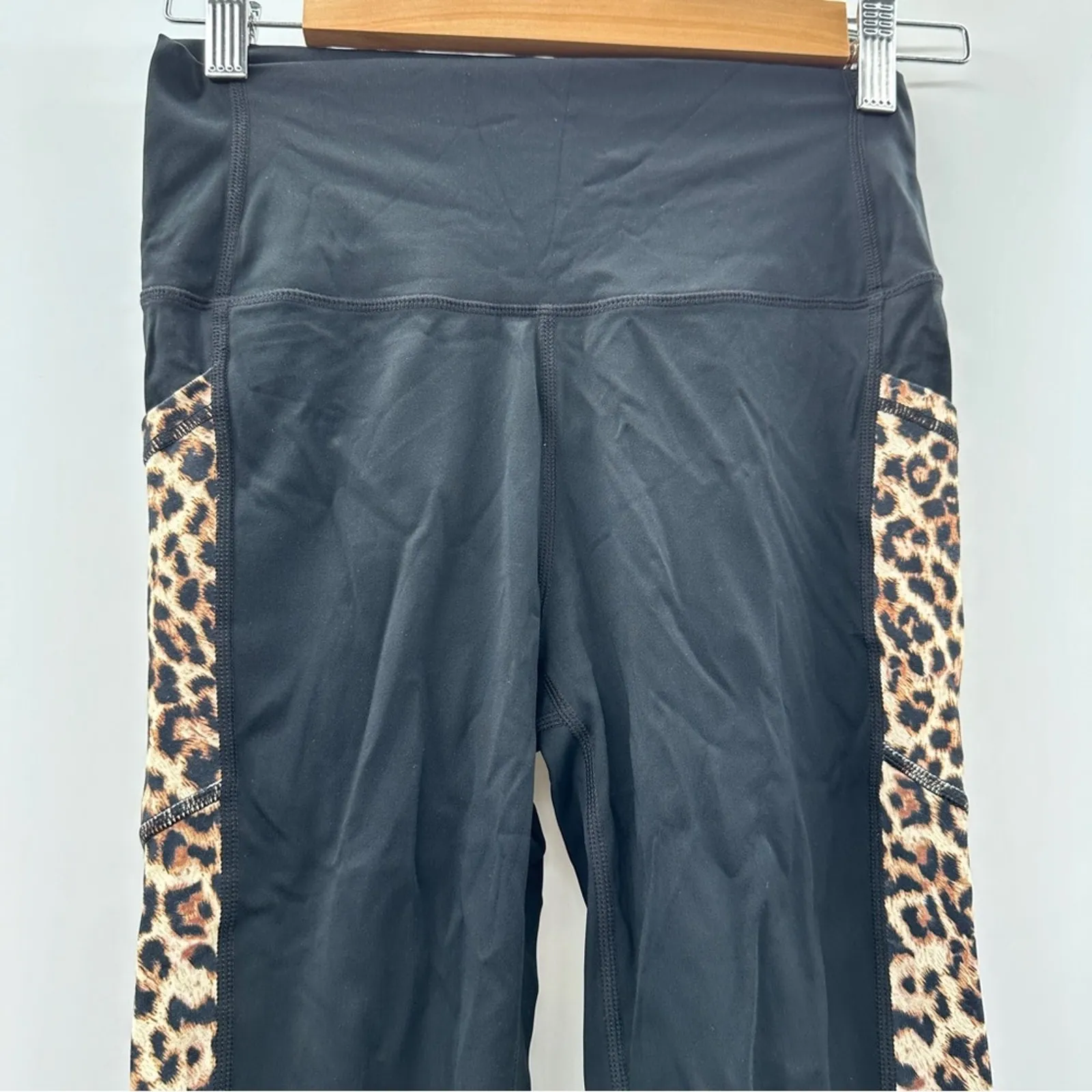 Zyia Active Brilliant Leopard Pocket High‎ Rise Capri Animal Print Leggings 6-8 - Image 3