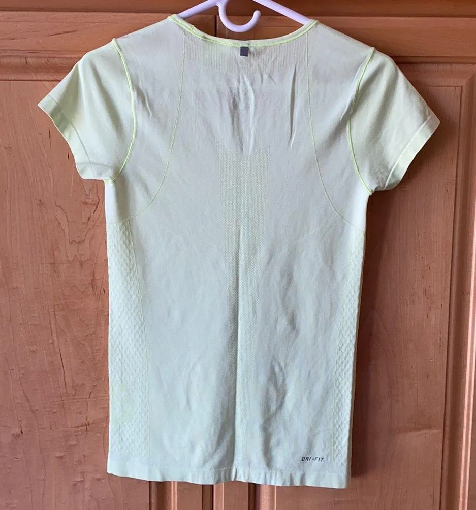 Nike Dri-Fit Short Sleeve - Image 2