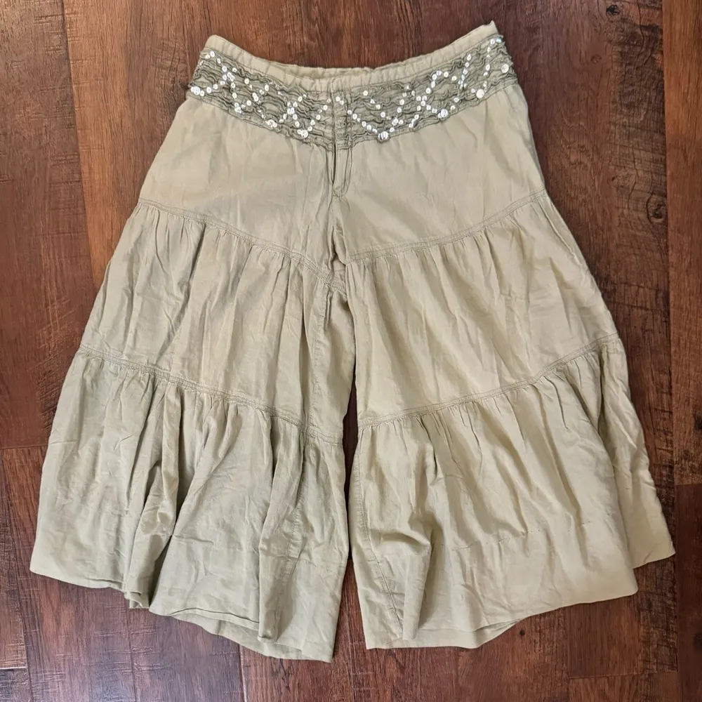 SANS SOUCI olive green cropped wide leg pants with sequined waistband, size L - Image 2