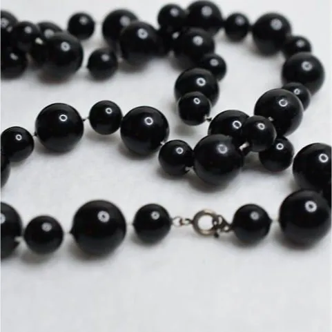 Simply Chic Basic Black Single Strand Beaded Vintage Necklace - Image 2