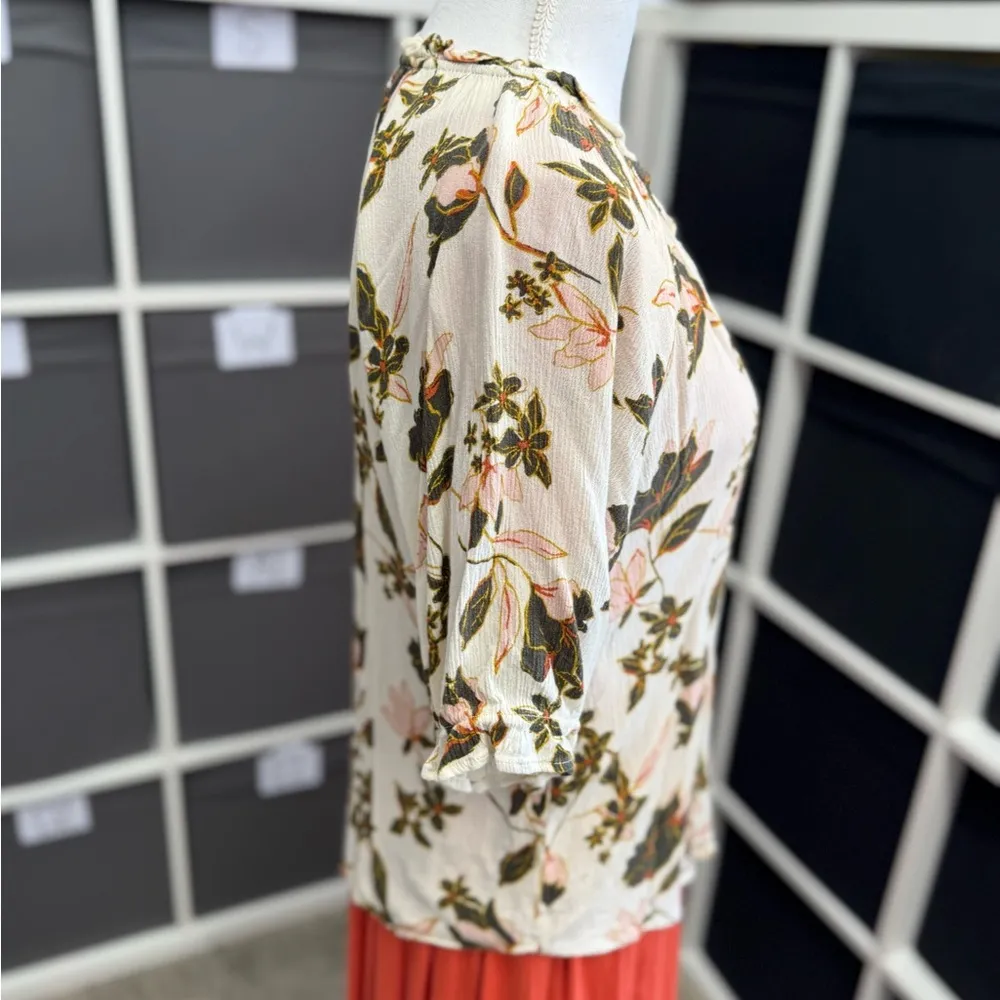 Studio B by Bobeau Floral Print Button Front Ruffled Crepe Women's Top - Image 4