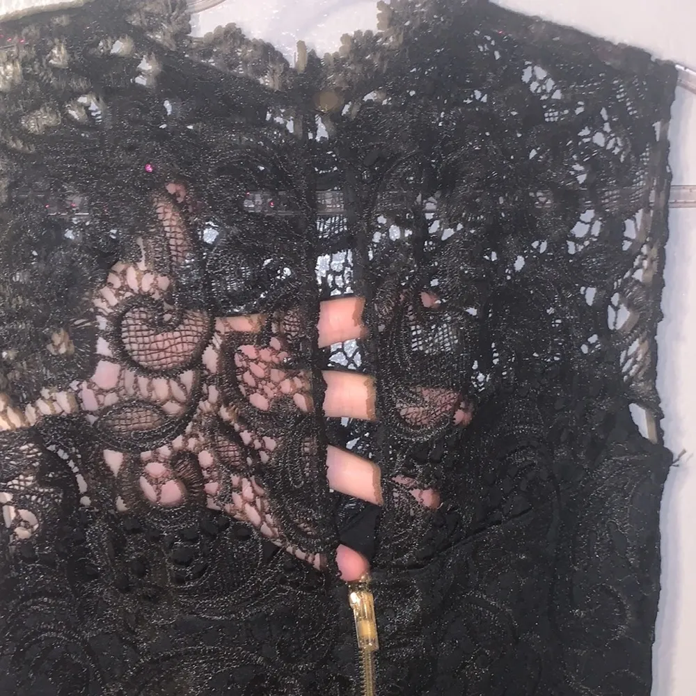 Soiéblu Soieblu black lace dress see thru stomach dress - Image 9