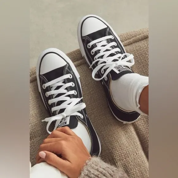 NWOB Converse CTAS OX‎  Low Top Black Sneakers Size Mens 6 /Wmns Sz 8 unisex - Image 2