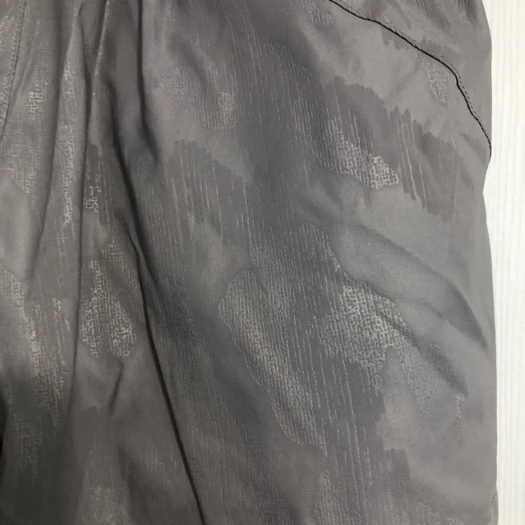 Athleta grey women’s activewear shorts 4.5” inseam size‎ XS athleisure workout - Image 8