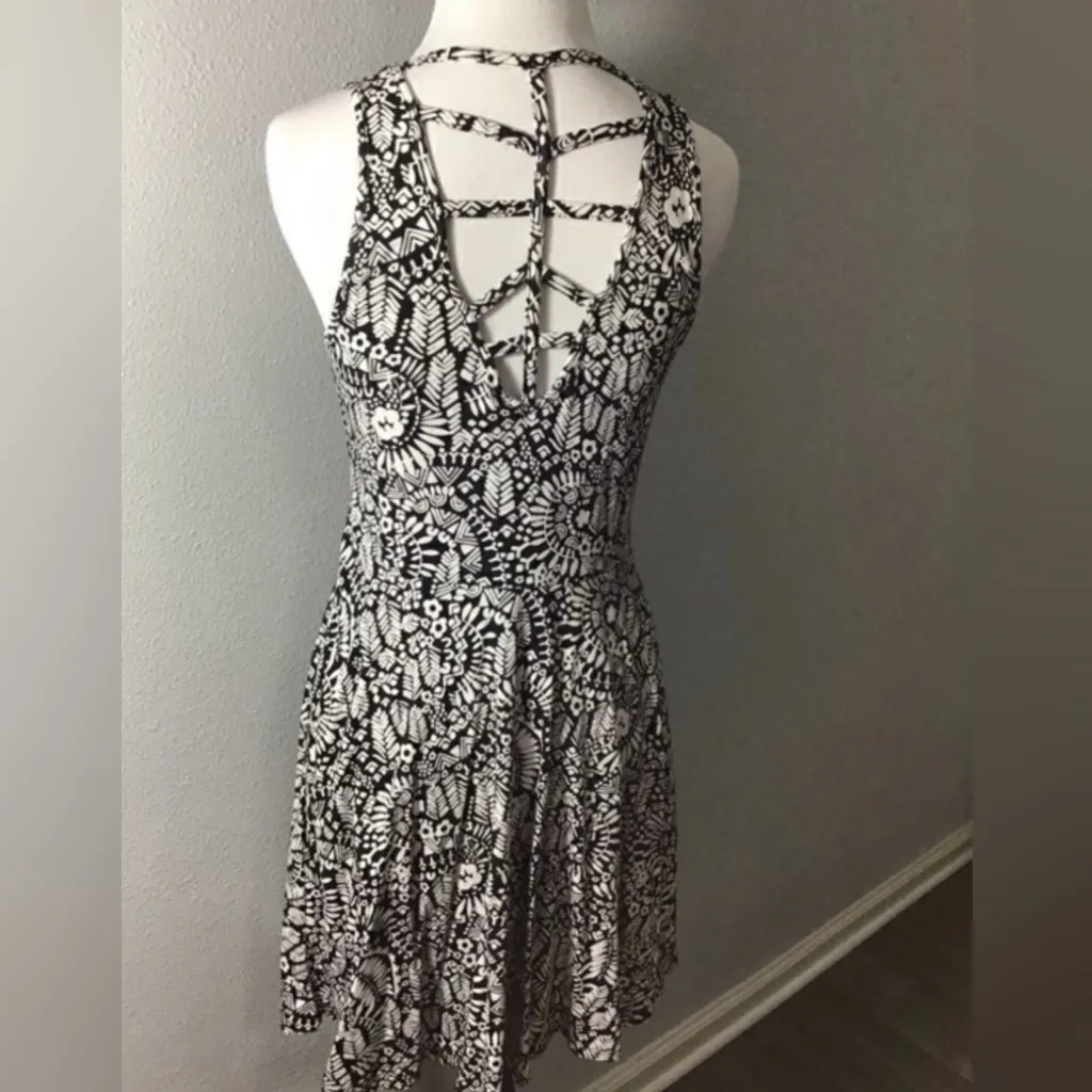 Aeropostale Black White Sleeveless Fit & Flare Dress Size M Strappy Back - Image 4