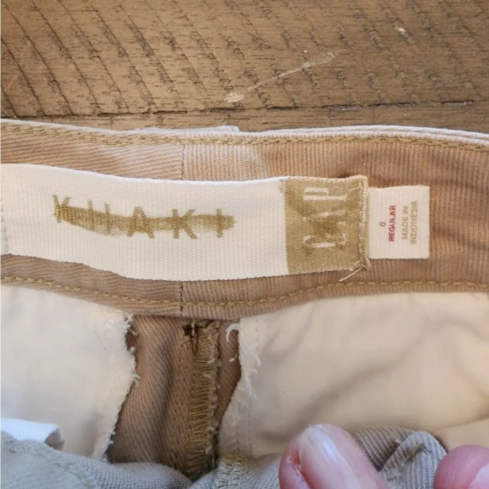 Gap Khaki wide leg capri pants size 0 regular - Image 4