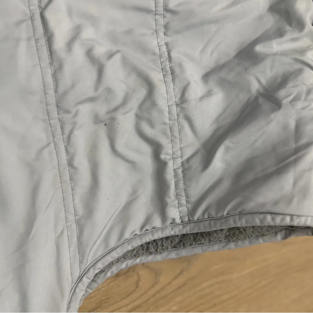 Patagonia Light Gray Reversible Los Gatos Vest with Hood - Image 5