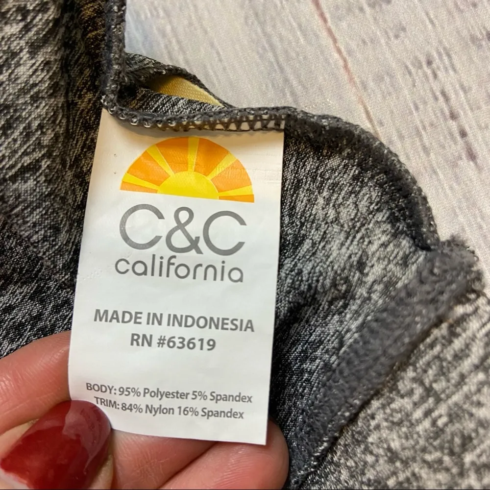 C&C California Heather Gray Mesh Sports Bra. Size XSmall. - Image 8