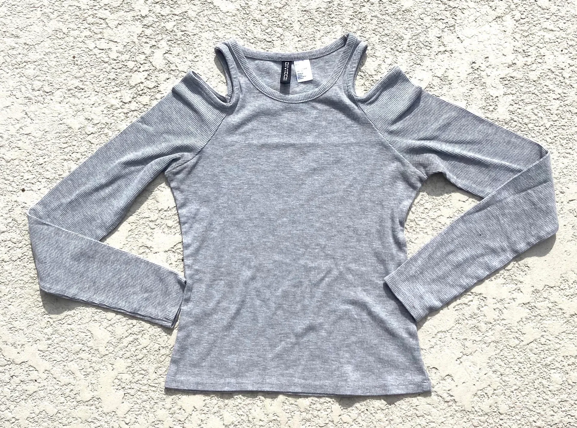 Divided Ribbed Open Shoulder Top - Image 3