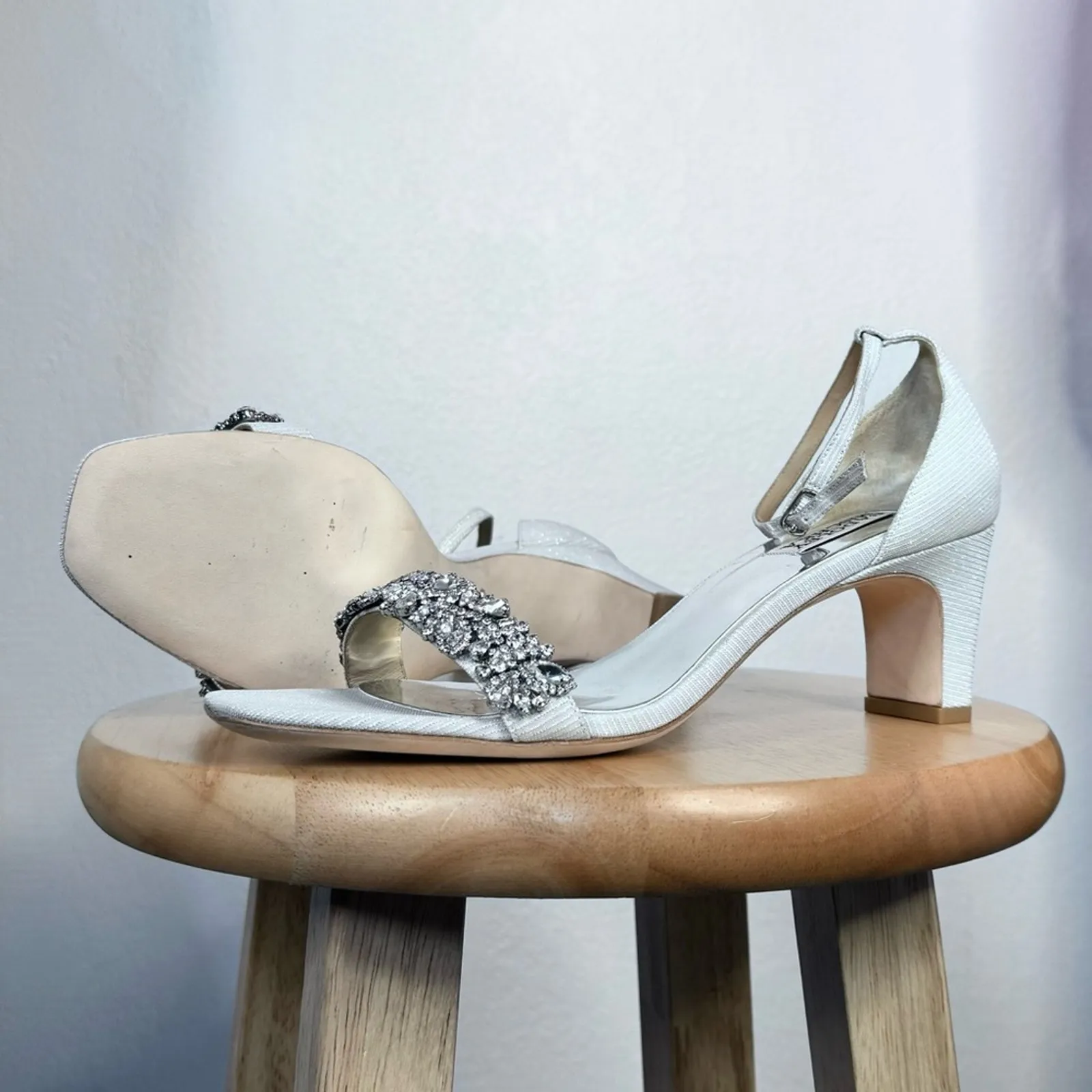 Badgley Mischka Silver Crystal Block Heel Sandals 10 Wedding Evening Bridal Shoe - Image 2
